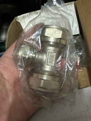 Tee unigold 2x1/2”